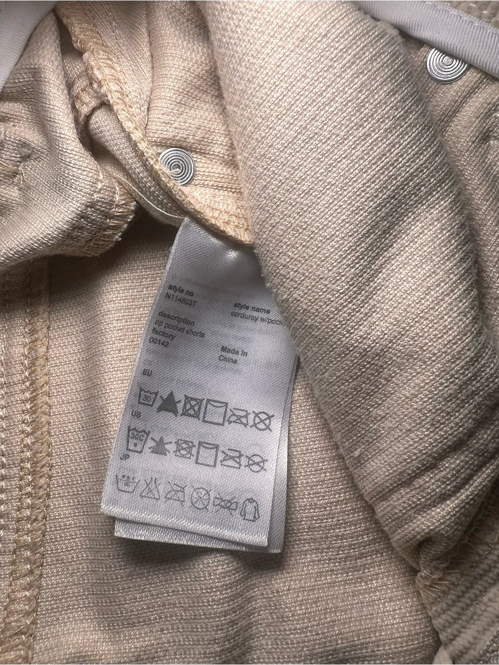 WeSC Stockholm Men’s Corduroy Utility Op Pocket Shorts, Cream/Biege,Size 30 - Picture 8 of 12